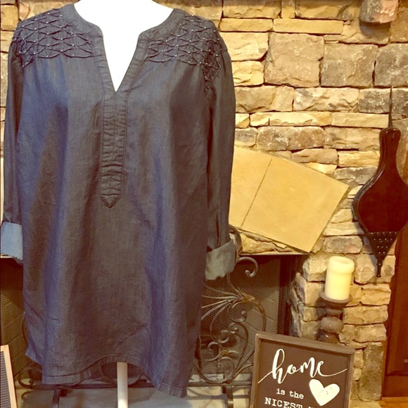 NWT Bandolino Dark Wash Denim Henley Shirt Large - Picture 3 of 8